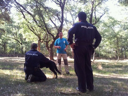 Policía Nacional -Grem Entrenamiento Perros